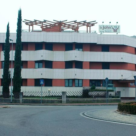 Hotel St John Дезіо Екстер'єр фото