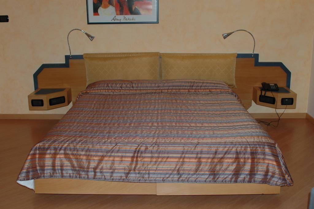 Hotel St John Дезіо Екстер'єр фото